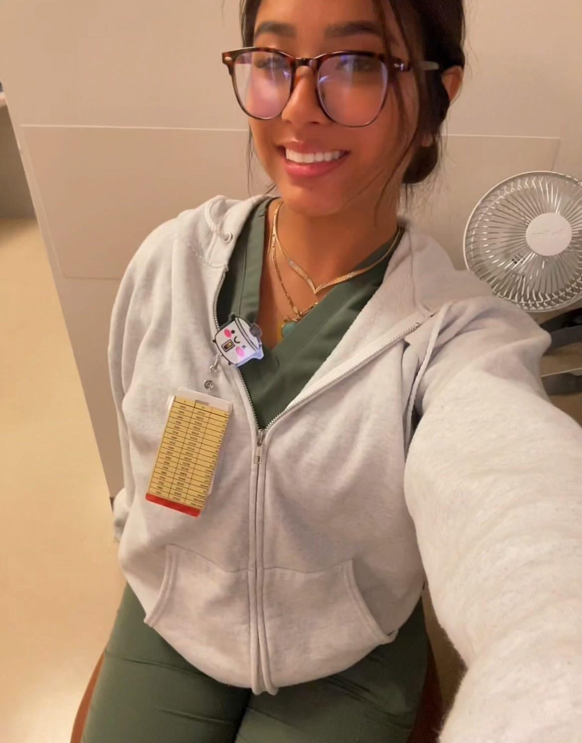 Would you let this ABG take care of you? - Image 1