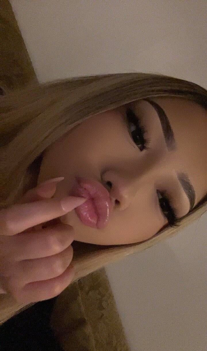 hot blonde haired abg - Preview