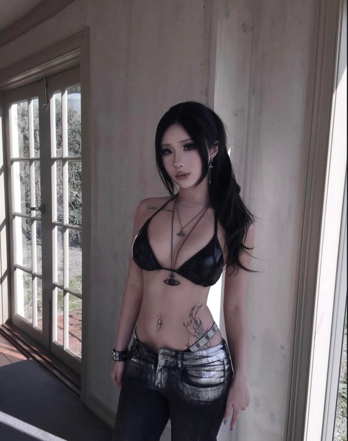 chinese abg baddie - Image 1