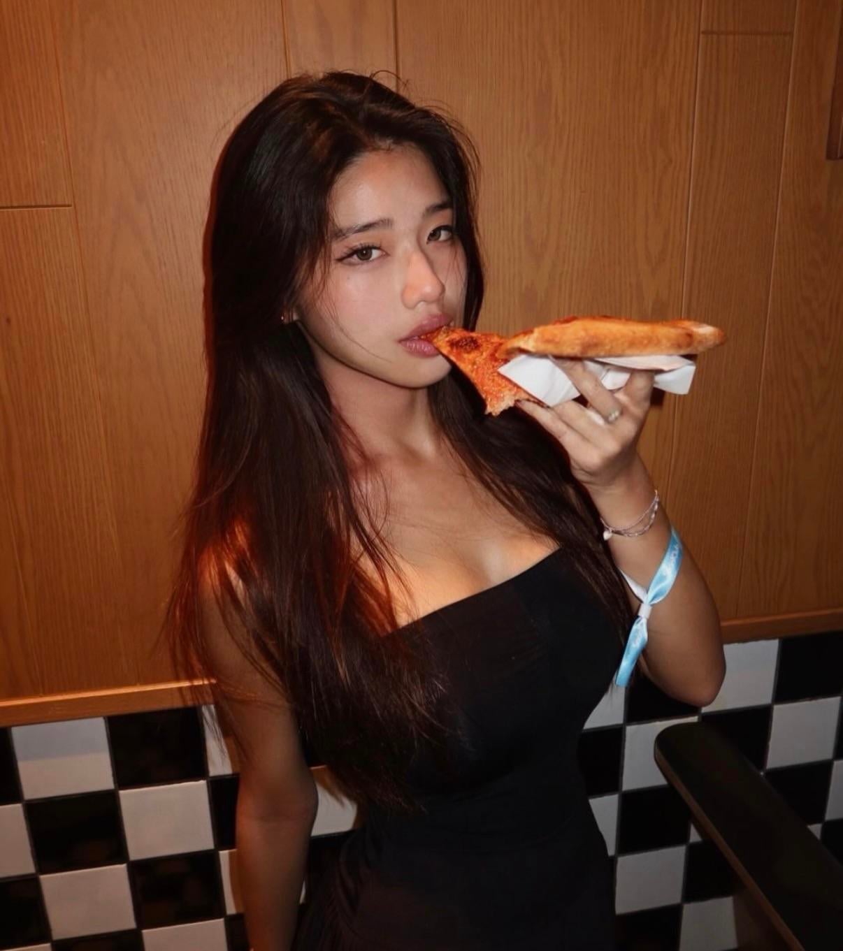 how would you fuck this ig abg? - Image 1