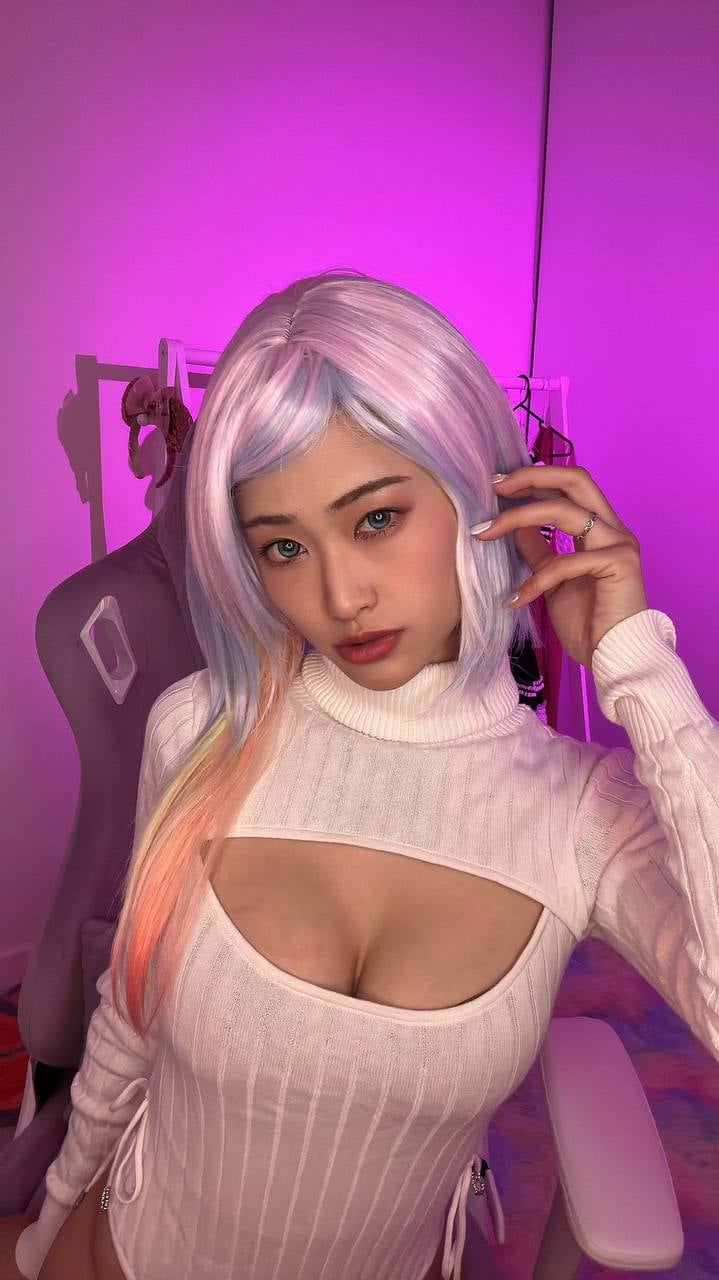 would you date a japanese cosplayer? - Image 2