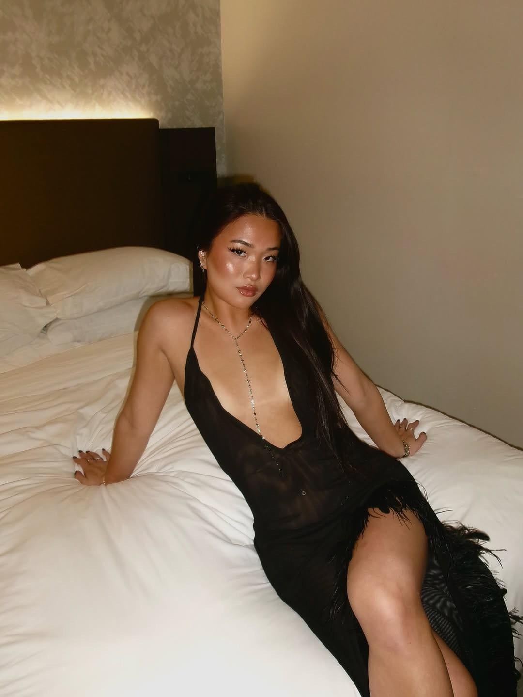 She’s bad - Image 2