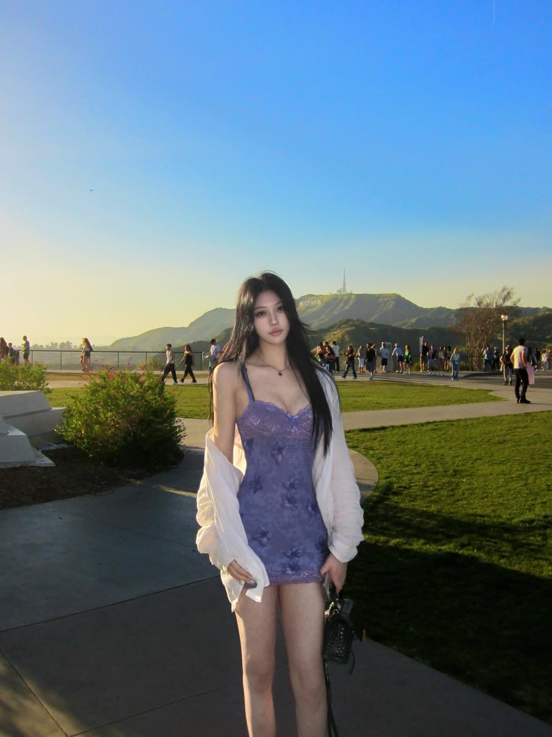 hottie - Image 2