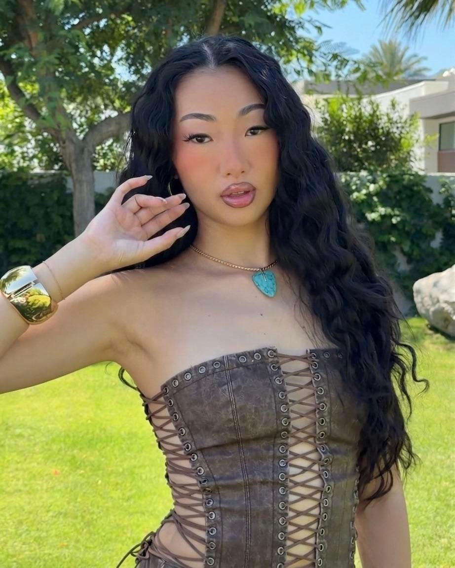 Rate this Korean - Image 1