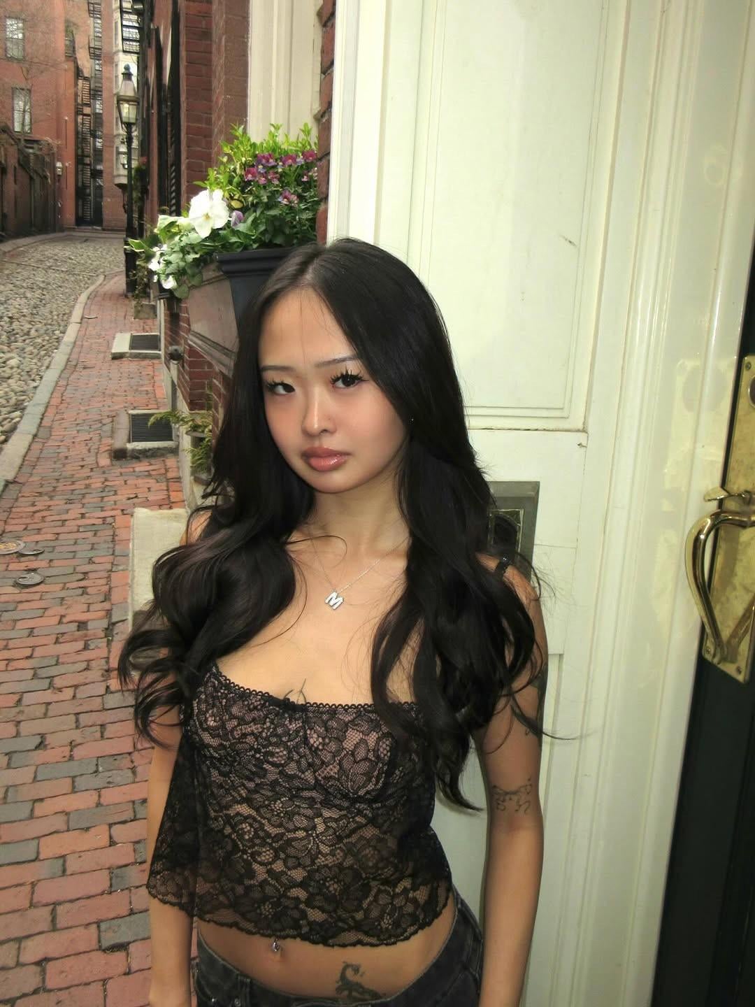Petite with tattoos - Image 2