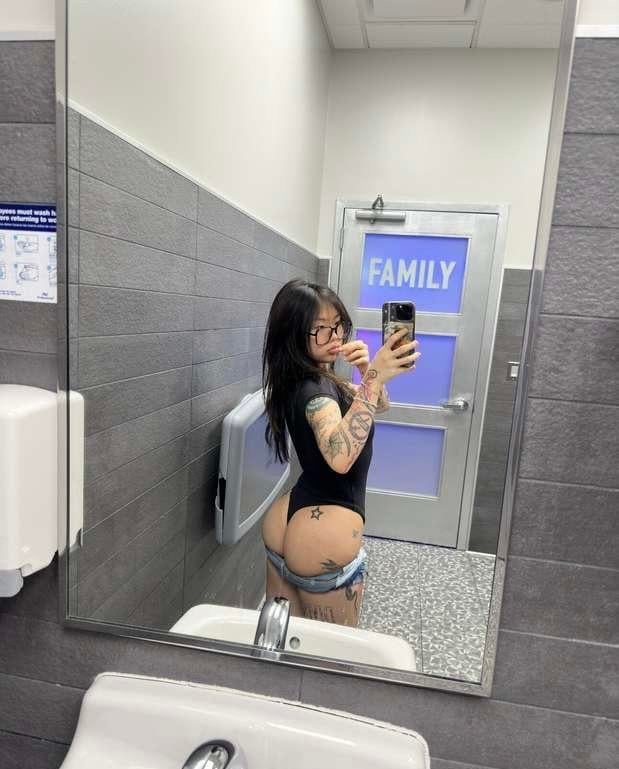 Tatted goddess - Preview