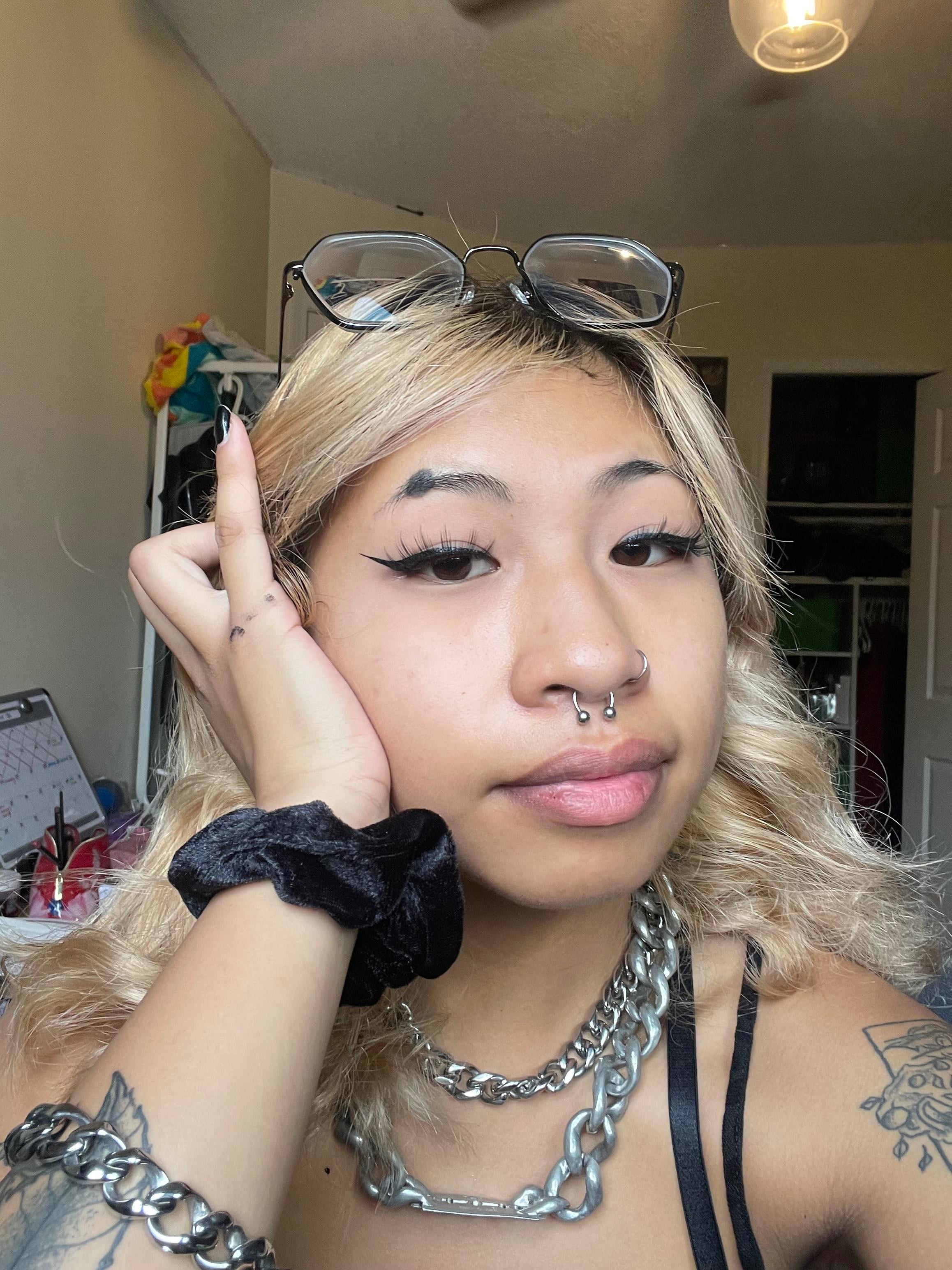 Tell me if i'm your favorite baddies - Preview
