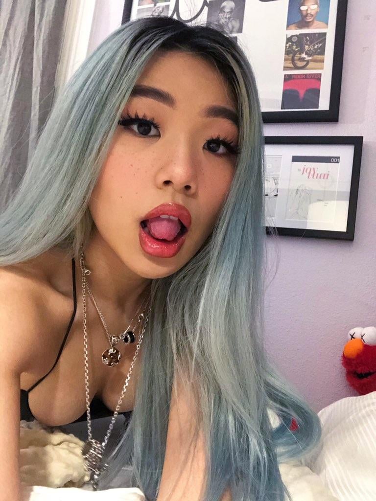 always changing her hair color - Image 1