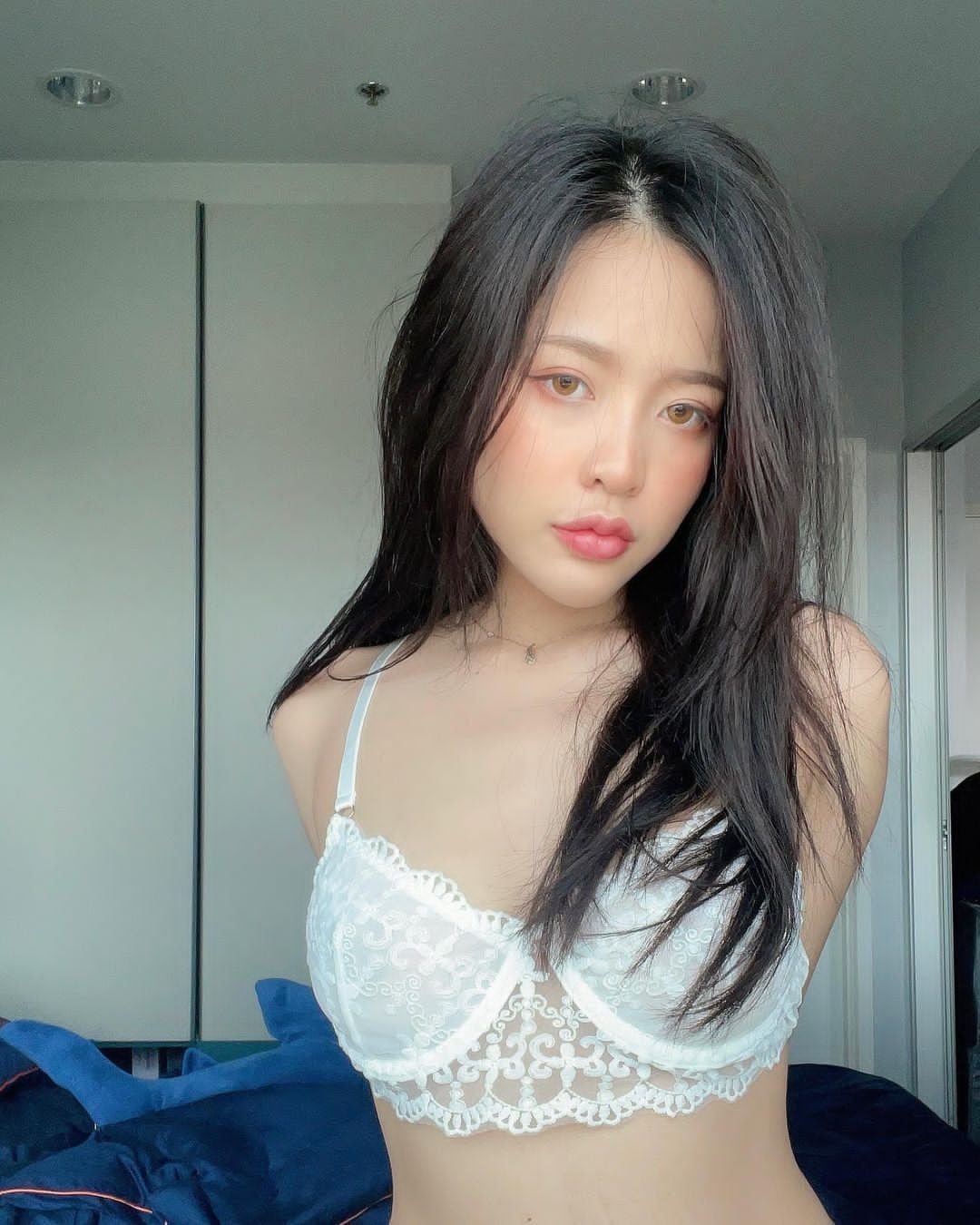 Swipe to the last. Insane Face card and body! - Preview
