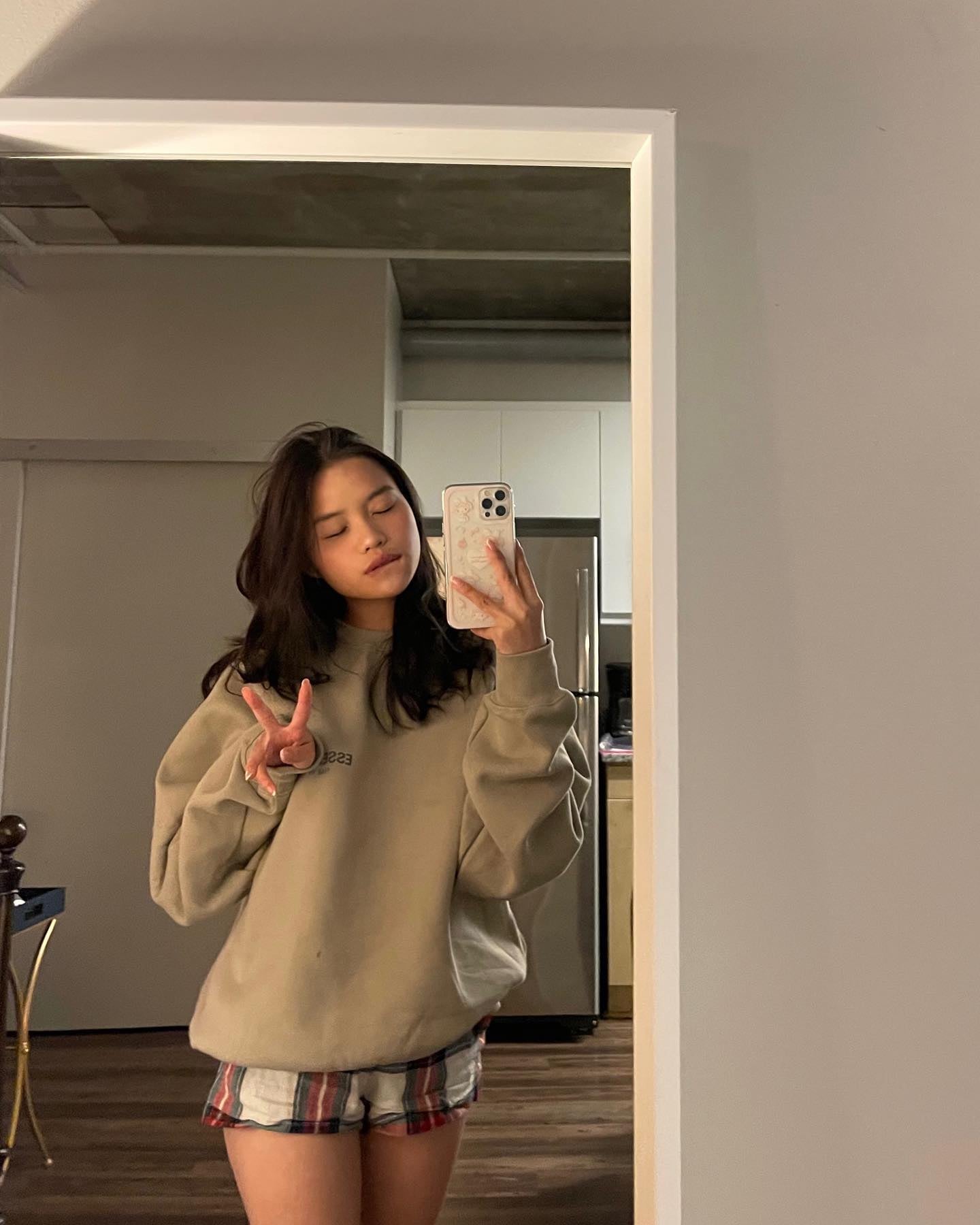Julie - Preview