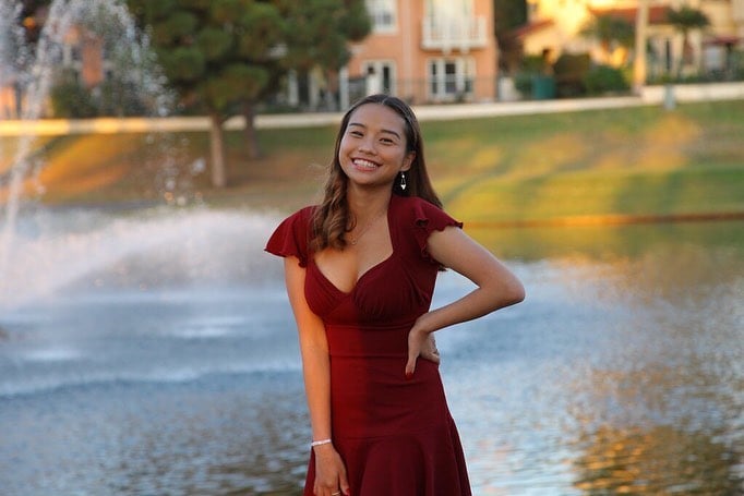 Julie - Image 2